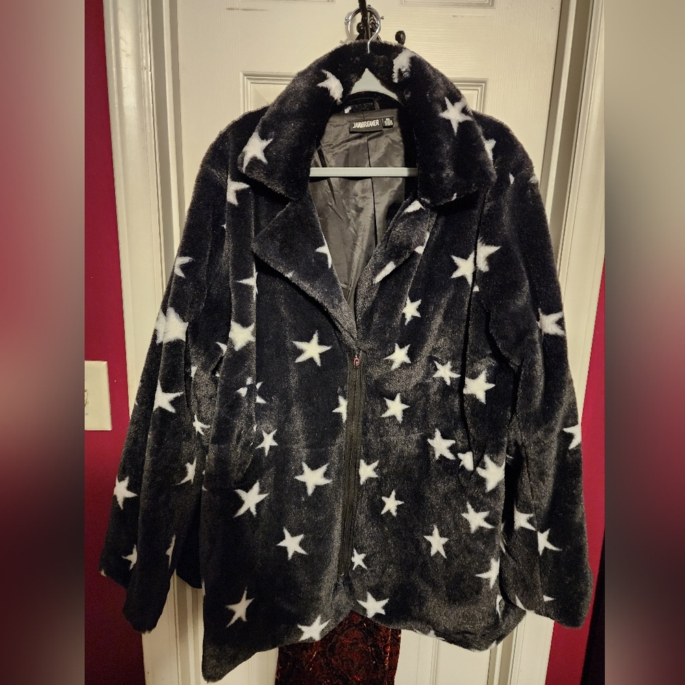 Jawbreaker Fluffy Jacket in black and white, size 4X
